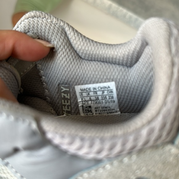 Adidas YEEZY 700 Boost Inertia - Picture 11 of 11